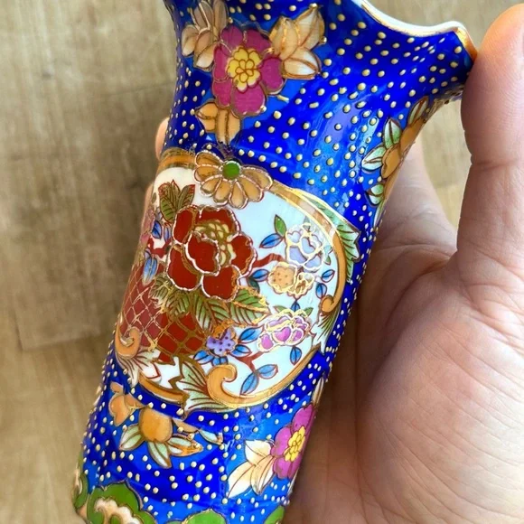 Vintage Korean Floral Vase - Picture 6 of 8